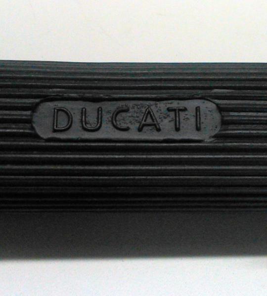 Gomma pedana anteriore per Ducati Scambler 250/350/450